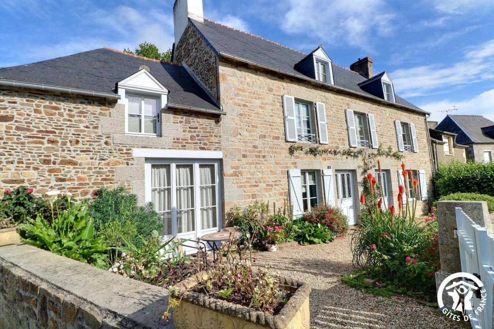 Le Jardin De Quercus Bed & Breakfast Bazouges-la-Perouse Bagian luar foto