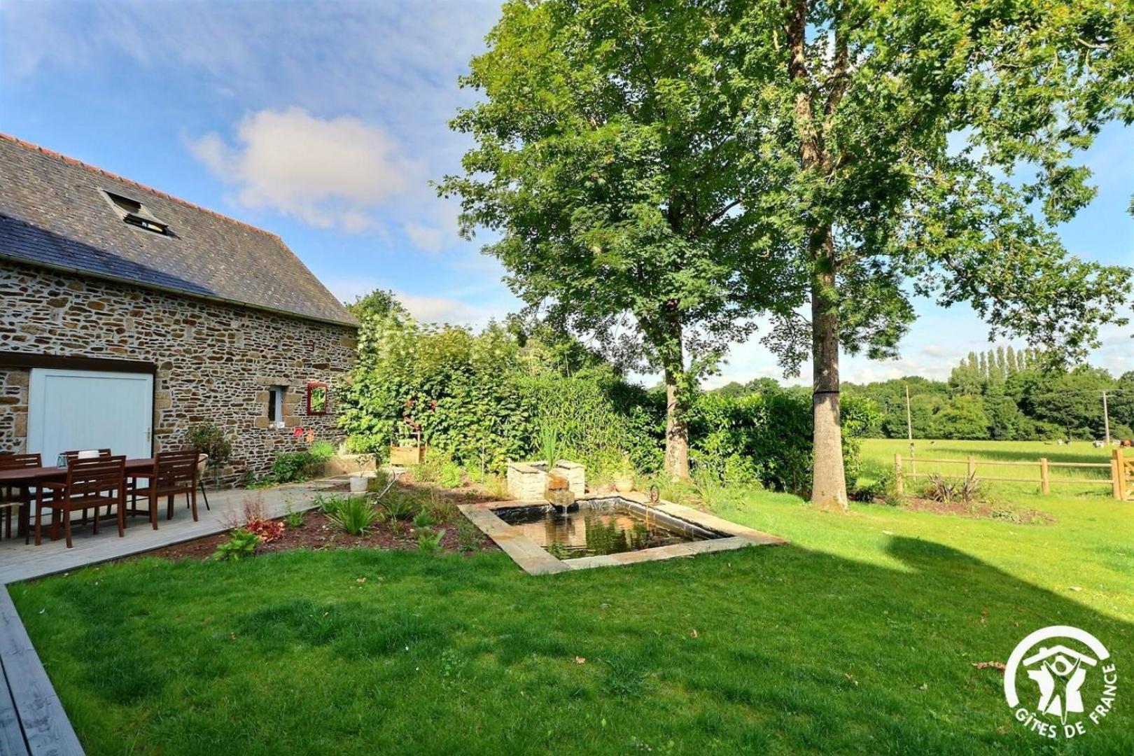 Le Jardin De Quercus Bed & Breakfast Bazouges-la-Perouse Bagian luar foto