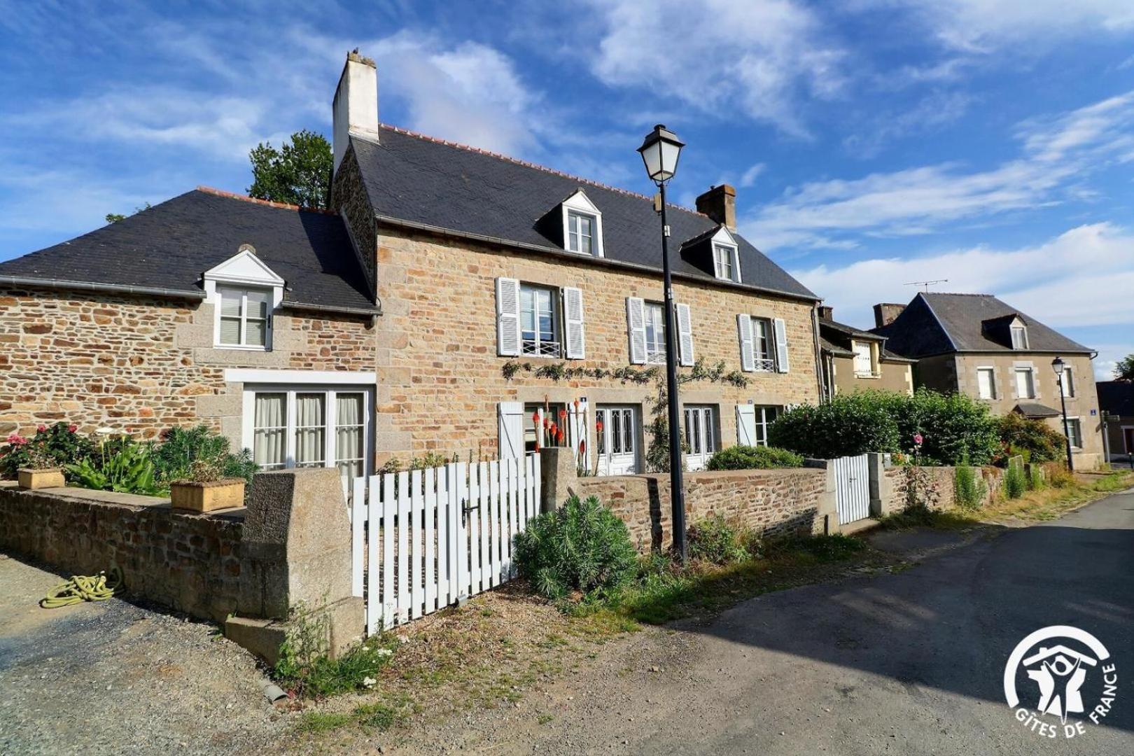 Le Jardin De Quercus Bed & Breakfast Bazouges-la-Perouse Bagian luar foto
