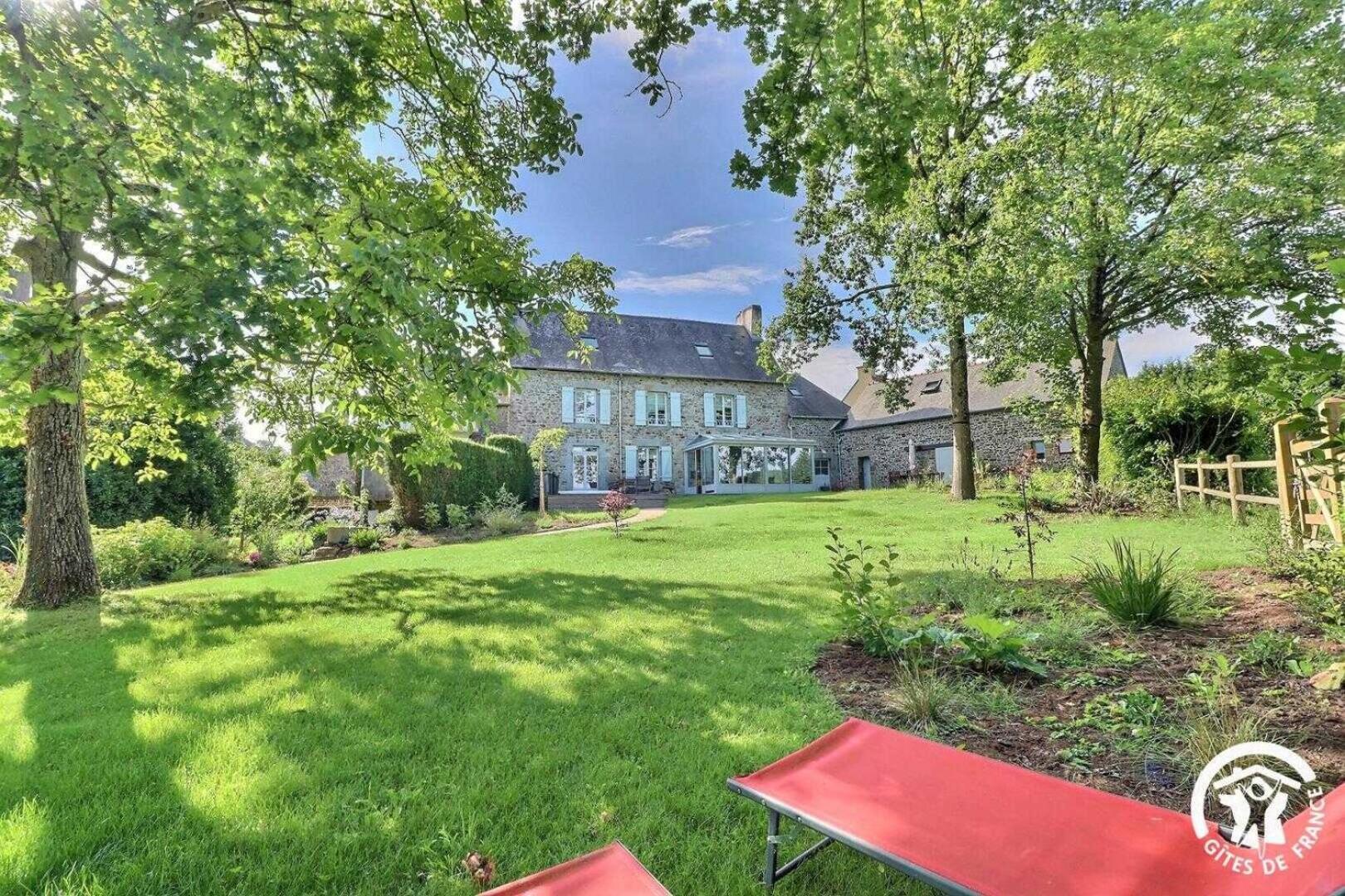 Le Jardin De Quercus Bed & Breakfast Bazouges-la-Perouse Bagian luar foto